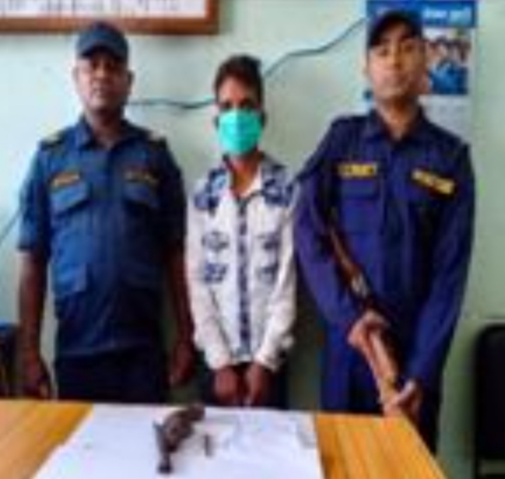 पेस्तोल सहित एक जना पक्राउ