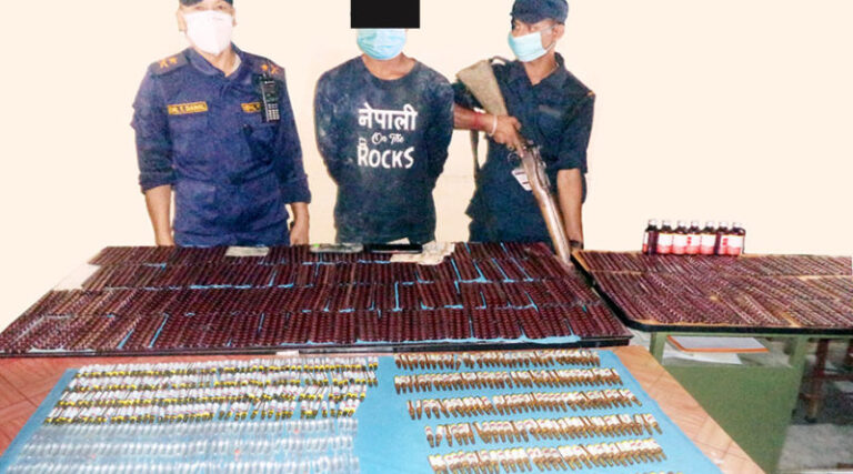 लागूऔषधसहित सिरहाबाट एकजना पक्राउ