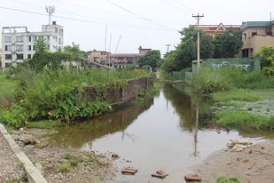 ढल निकासको व्यवस्था हुन नसक्दा गौर जलमग्न