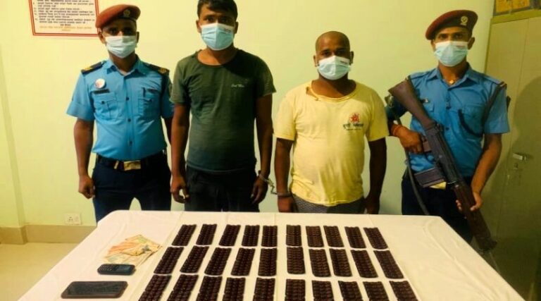 सिराहाबाट लागूऔषध सहित दुई युवक पक्राउ