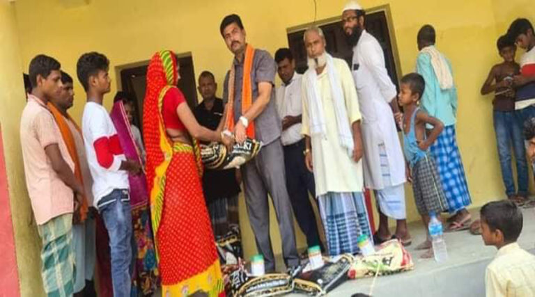 ईशनाथ नगरपलिकामा गर्भवती महिलाहरुलाई पोषणयुक्त खाद्यान्न वितरण