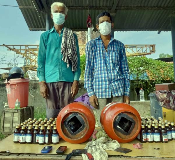 प्रतिबन्धित लागुऔषध वीनसीरेक्ससहित दुईजना भारतीय नागरिक पक्राउ
