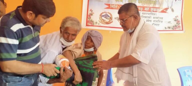 गुजरा नगरपालिका द्वारा ४५ जना जेष्ठ नागरिक लाई सम्मान