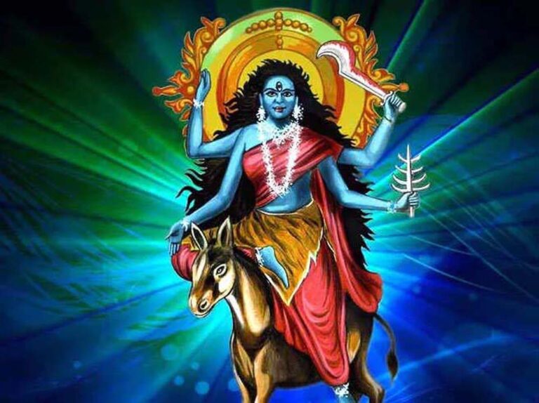 बडा दशैंको सातौं दिन आज कालरात्रि देवीको पूजा आराधना गर्दै
