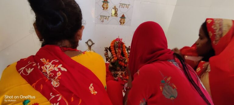घोड़ीदेवी मन्दिर परिसरमा गणेश भगवानको मुर्ति आवरण