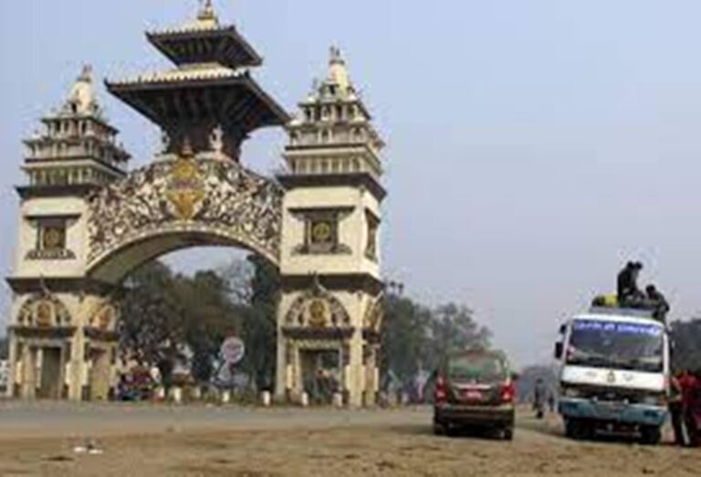 भारतीय सवारीले नेपाल प्रवेश पाएसँगै व्यापारीहरु खुसी